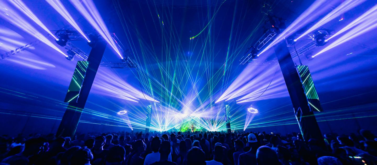 Lichtshow bij het festival Wooferland